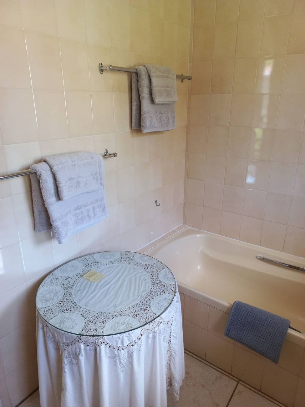 One of the bathrooms at Oase Guesthouse